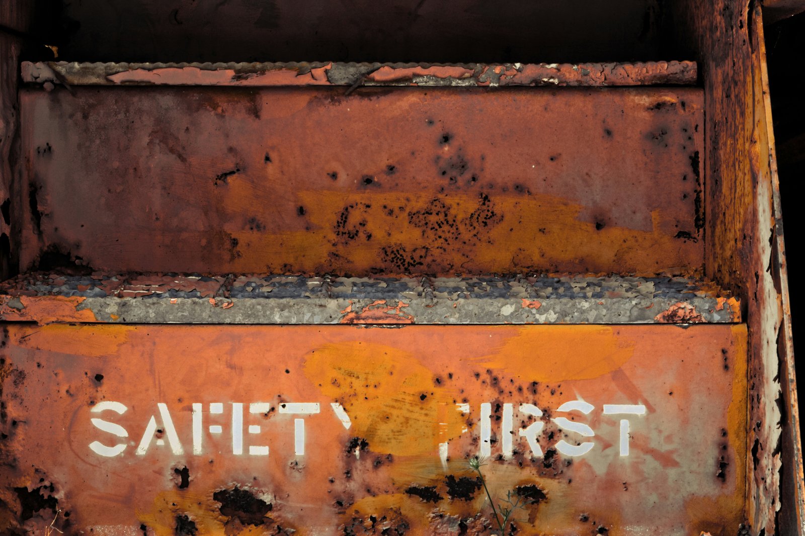 Safety Requirements Engineering Platform (DSGENAI)